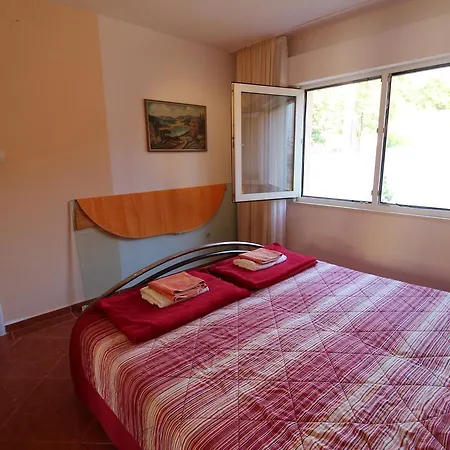 2Bd Kalamper Vista Apt With Sea Views And Shared Pool Villa