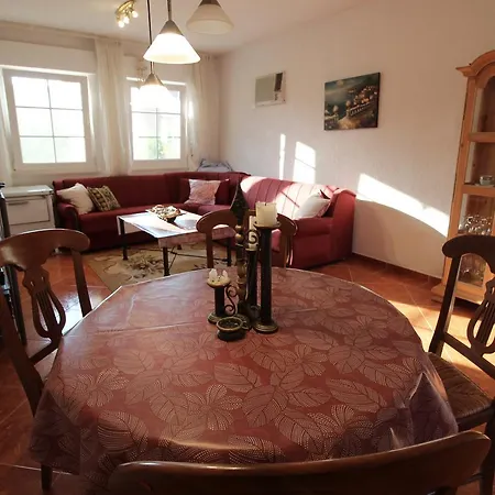 Villa 2Bd Kalamper Vista Apt With Sea Views And Shared Pool