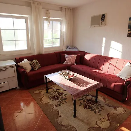 2Bd Kalamper Vista Apt With Sea Views And Shared Pool