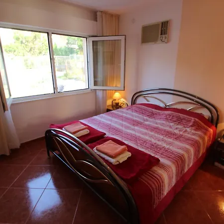 2Bd Kalamper Vista Apt With Sea Views And Shared Pool *