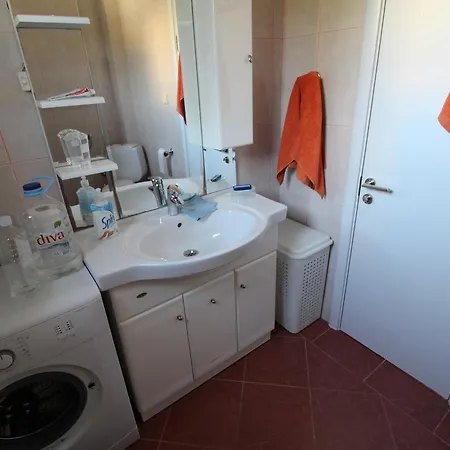 2Bd Kalamper Vista Apt With Sea Views And Shared Pool